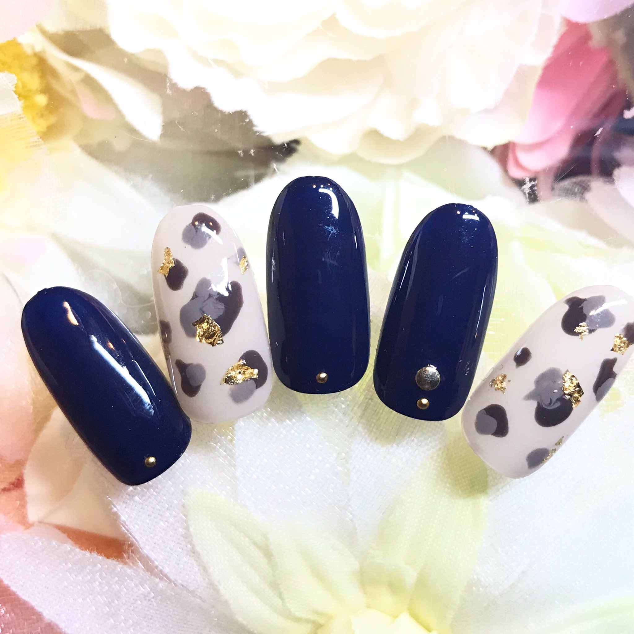 美爪屋本舗 三軒茶屋 Corse Design Nail Nails Handnail ワンカラーネイル ワンカラー ニュアンスネイル ネイビーネイル グレージュネイル 大人ネイル 秋ネイル オフィスネイル ネイル ジェルネイル ハンド ネイル 三軒茶屋 三茶