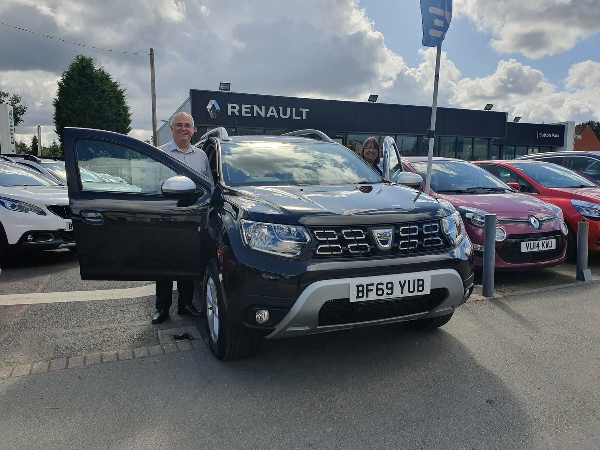 This is Mr and Mrs Sheward collecting their new Dacia Duster! 👌 One of the first 69 plate cars on the road! 🔥💪 #dacia #duster #suttonparkgroup #69plate #newreg #newcar