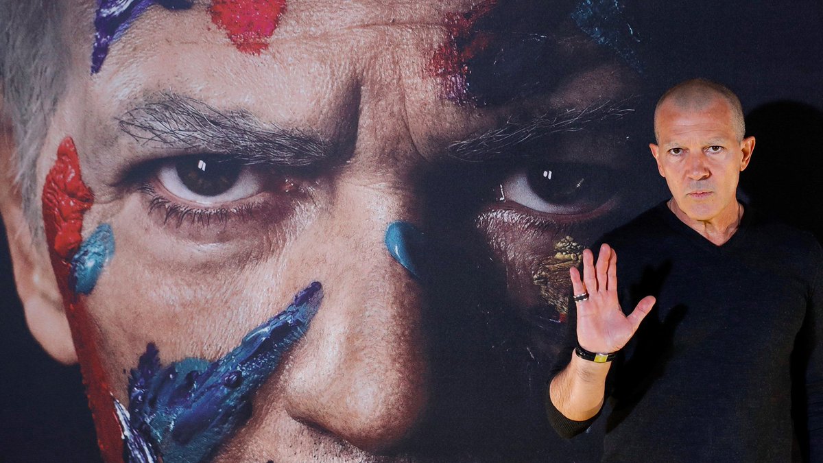 🎨 <a href="/antoniobanderas/">Antonio Banderas</a> se mete en la piel de Pablo Picasso. Hoy  #ESTRENO de la serie 'Genius:Picasso'. Cada lunes a las 22h podrás ver dos capítulos sobre la apasionante vida del pintor malagueño.