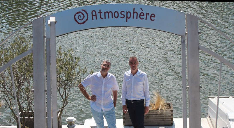 Atmosphere_Com's tweet photo. Après 25 ans d’activité, Luc Merceron fondateur d'Atmosphère passe la main à Stéphane Boutier. Rencontre avec le nouveau capitaine de l'agence.
➡ https://t.co/GkwQ0aK4Sa https://t.co/FbZCwR15bu