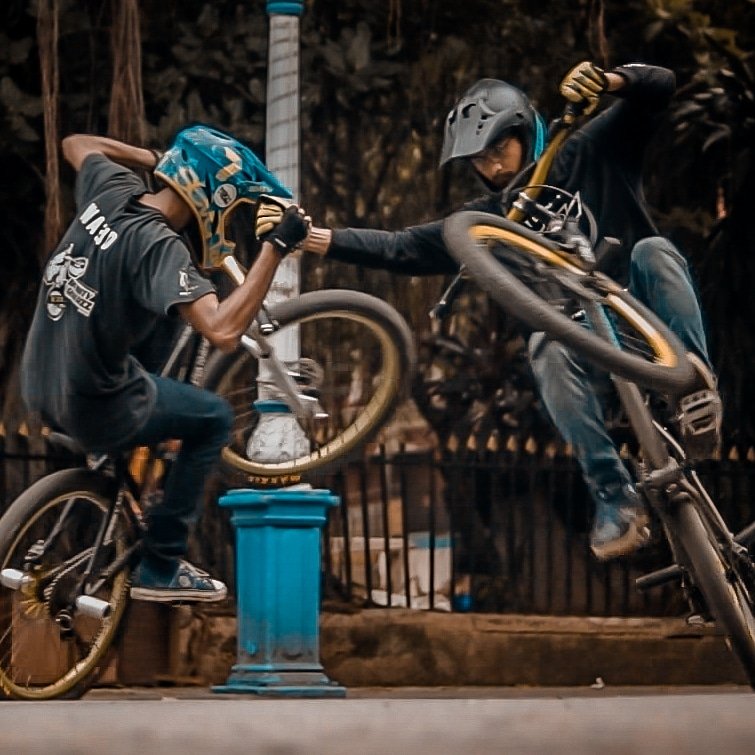 abhishekvrz's tweet photo. VRz Vlog #1 is live on our YouTube channel.
VIDEO LINK- https://t.co/VtpwoeOF4s
#teamvrz #infinityriderzzkolkata #kolkatatrip #varanasi #kolkata #mtbfreestyleriding #mtbfreestylenetwork #mtb #mtbviral #india #freestyle #vlog #youtube #vlogging #extremesports #cyclinglife https://t.co/Buuu9xD7gu