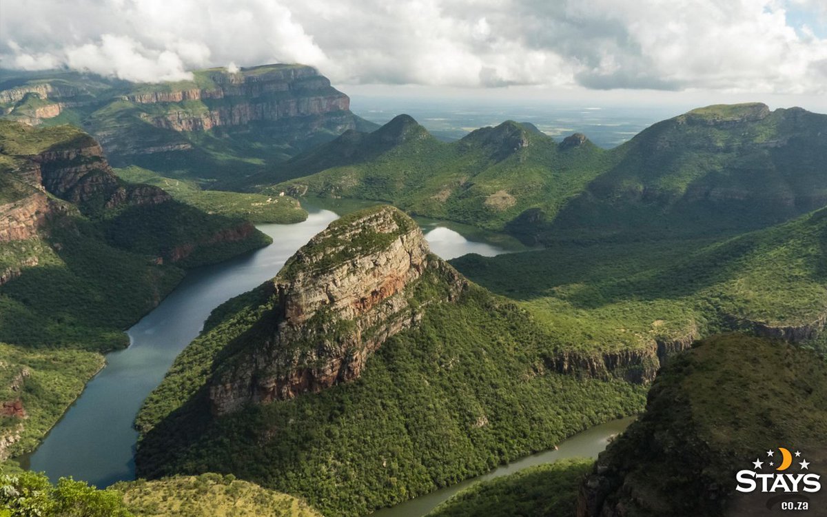 StaysCollection's tweet image. The Blyde River Canyon Nature Reserve is the world’s third largest canyon &amp;amp; one of the most beautiful tourist attractions in South Africa. 

stays.co.za

#stays #Staysselect #localvenues #travelsouthafrica #Southafrica #blyderiver #Mpumalanga #biking #abseiling