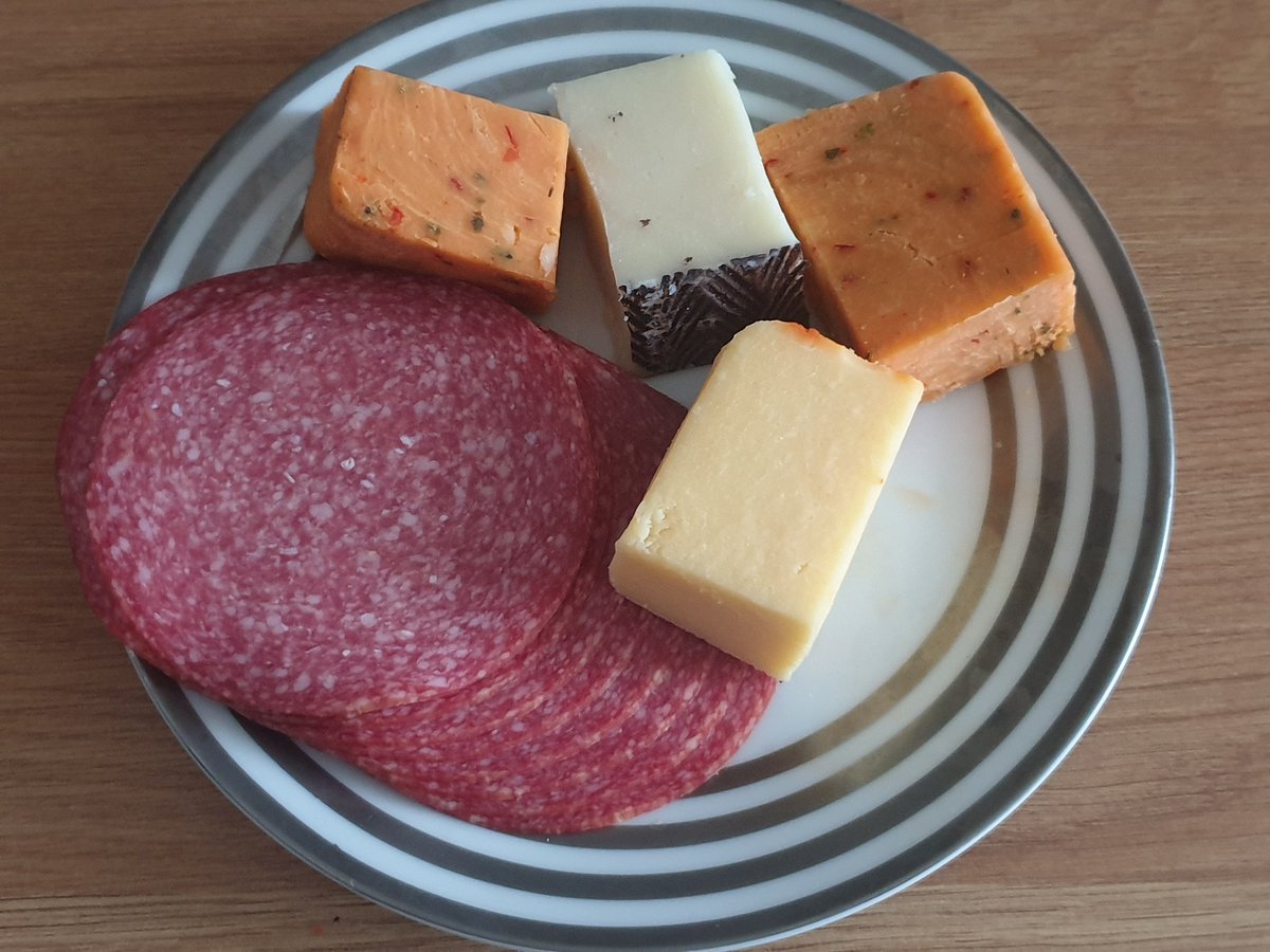 cheese_blog's tweet photo. Leftover cheeseboard for breakfast - yes or no? 😀🧀🧀🧀 
https://t.co/I0w2bvDgKO #cheese #Food #Foodie #foodblogger #foodblog #blog #blogger https://t.co/5uUv6mPMj2