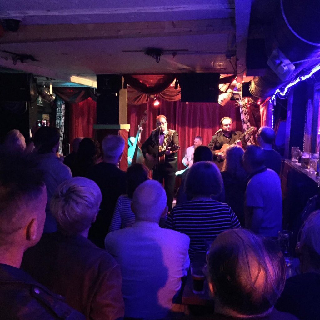 Some gigs live in your memory forever, last Friday at the "Thomas House" in Dublin was one of those magic evenings that will be forever etched in mine! I want to say a huge thank you to Kevin O'Kelly for taking a chance and bringing us us for our first ever show in Ireland!