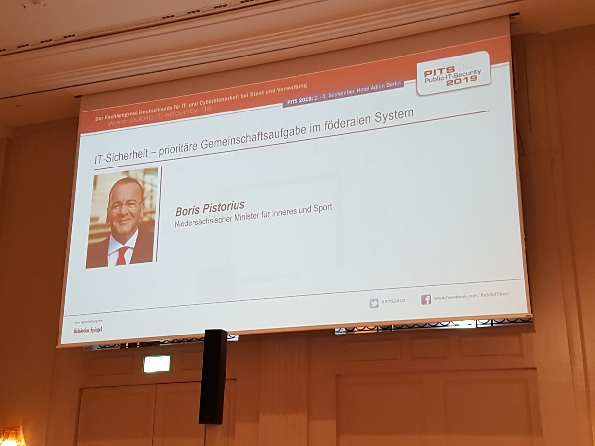 ZFH_Fernstudium's tweet image. (2)#pits2019 @borispistorius - Das Land Niedersachsen hat einen eigenen Studiengang zur Sicherung der #Digitalisierung der Verwaltung aufgesetzt- #Verwaltungsinformatik - in der Hoffnung die AbsolventInnen auch halten zu können 😉 - @BehoerdenNews