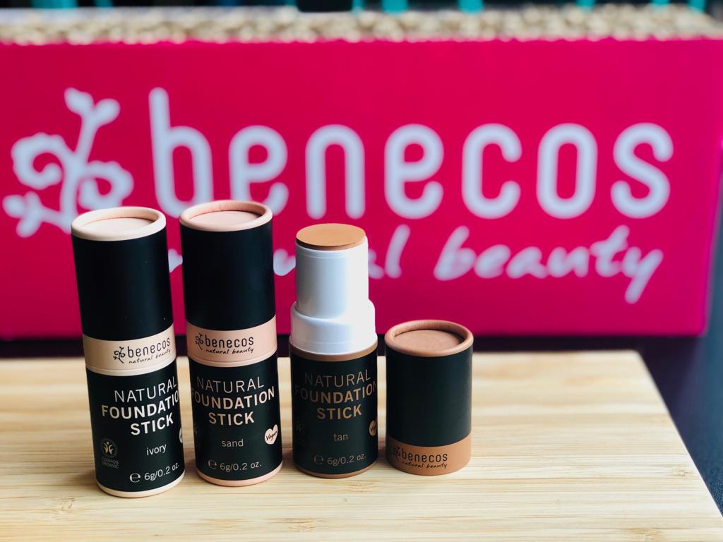 BenecosSpain's tweet photo. ¡Pues ya estamos en septiembre🦆🐾🍃🌳🌸⛅️!!!  Los nuevos maquillajes en barra de Benecos, se presentan con envase en cartón ¡Fuera plásticos! Están en tres tonos, adaptados a todo tipo de piel. Vegano y certificado BDIH ¿Te apuntas al cambio🌍💜? https://t.co/3Jf7l9XwMI