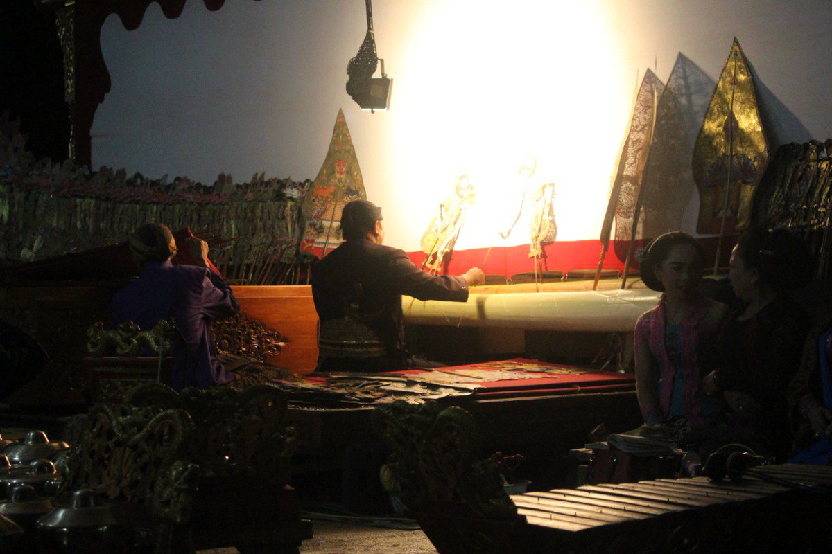 desawaru's tweet photo. Pagelaran Wayang Kulit Meriahkan Kegiatan Bersih Desa Waru Kecamatan Slogohimo.
 #BersamaKitaBisa #DesaWaru #Kebudayaan #KecamatanSlogohimo #SesarenganMbangunWonogiri #WayangKulit https://t.co/bvgV2H0uIC https://t.co/t9yM4k3FgP