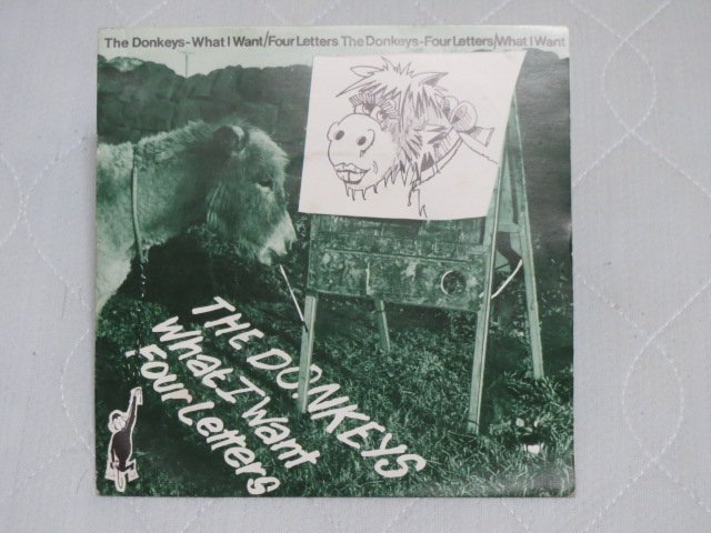 yanchiramo's tweet photo. パンクはシングル盤。
THE DONKEYS / WHAT I WANT
1979年 RHESUS Records GO APE 2
UK Original
両面ともいい曲!ポップでキャッチー、コーラスワークもGOOD!DONKEYSの1stシングル。POWER POP名盤の1枚。
#thedonkeys #vinylcollection #vinylrecords #punkrockvinyl #レコード #アナログレコード https://t.co/tTNhiOyGOP