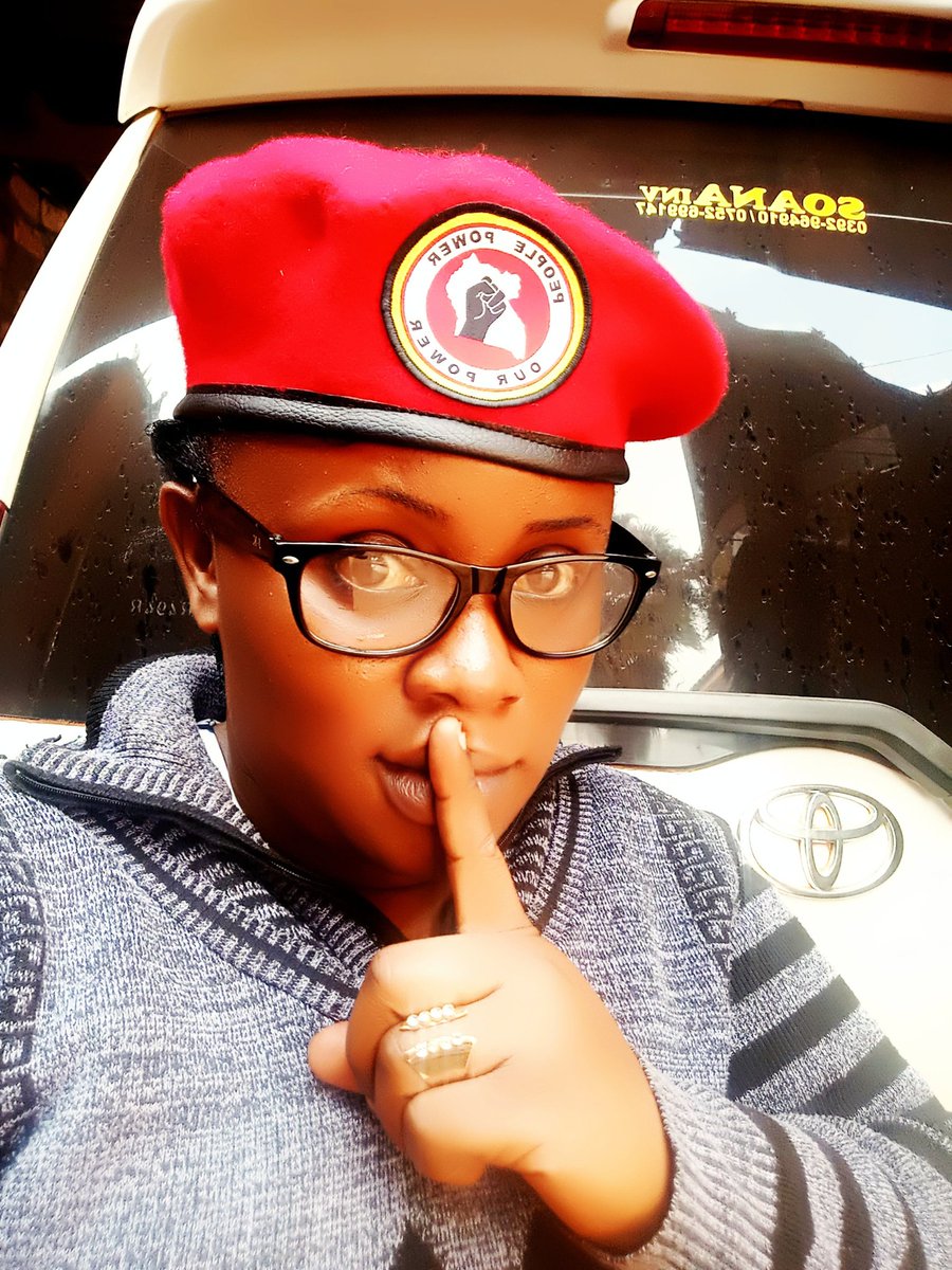 DeeNakamya's tweet photo. Provided the red beret is on, even if you don't speak any word. Gwe wevvimbire. The message will be loud and clear. It's a people's revolution. We r on a Mission✊ GdMorng Comrades
@HEBobiwine for presidency @People_Power_Ug
#WishingUAHappySept 🙏
#RedBeretWeek https://t.co/o1VaKpJJAV