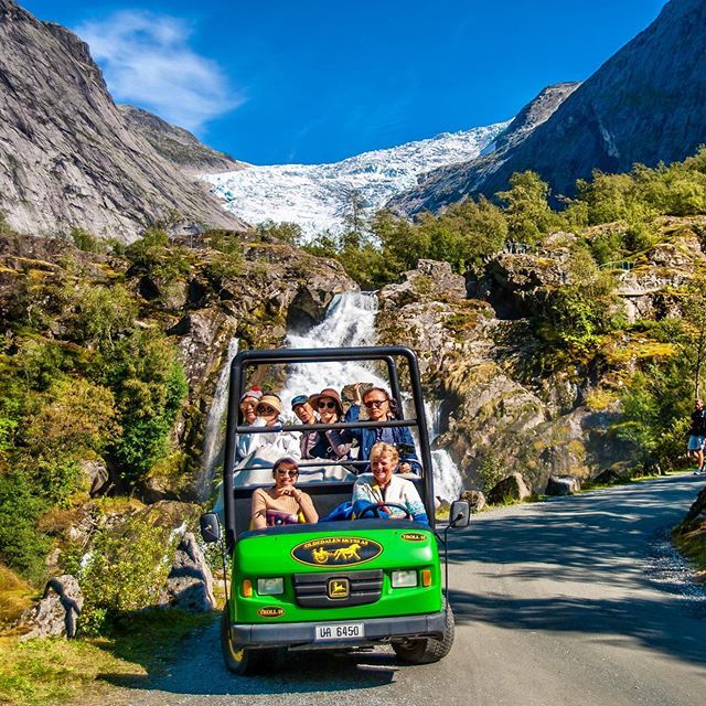 Briksdalsbre's tweet photo. Glade sjåfører, smilande turister, storslått natur = Briksdal 🤗☀️🌤
#visitnorway #loves_norway #ilovenorway #natur #nature #naturephotography #naturelovers #landscapephotography #landscapelovers #landscape #yrbilder #storm #2vær #norway2day #loves_uni… https://t.co/q3DGwGm19p https://t.co/T1y4TUCxLL