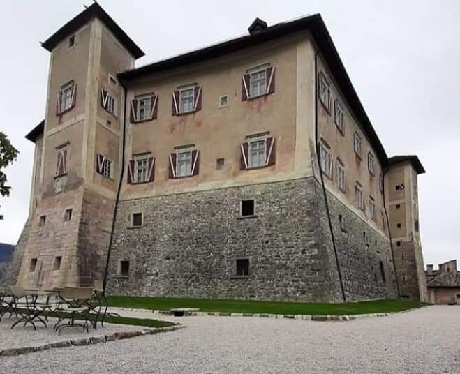 Val di Non tweet media