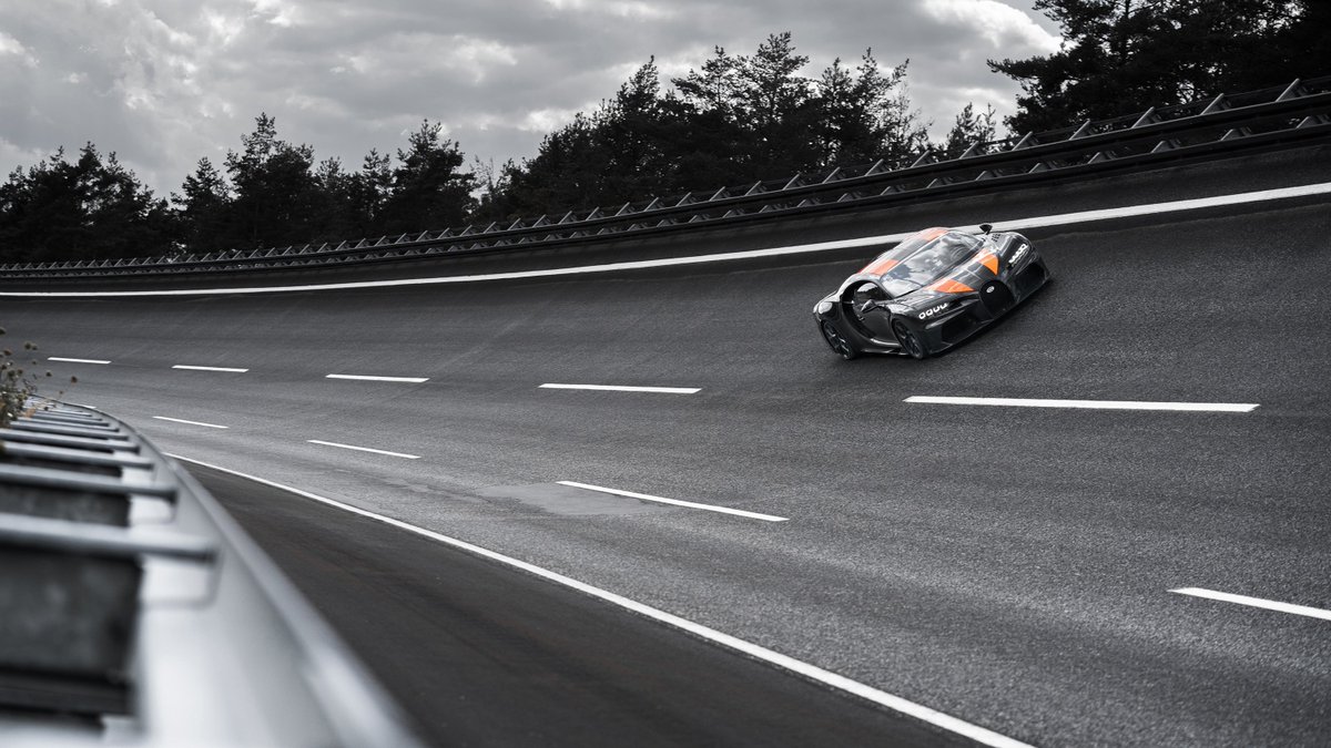 rowanhorncastle's tweet photo. Bugatti has broken the 300mph barrier. I repeat, Bugatti has broken the 300mph barrier. On 2 August 2019, Andy Wallace hit a vmax of 304.77mph in a go-faster Chiron at Ehra-Lessien. Full story and vid on https://t.co/rGxhDDrGNW and YouTube channel. What a menacing beast. https://t.co/lXQJtqZnHe