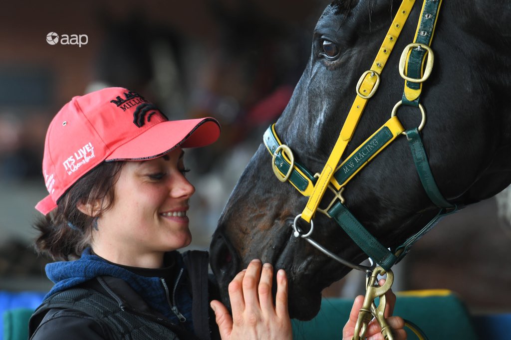 Vinnycenzo_71's tweet photo. Apprentice Emily Brown giving Harbour Views a cuddle after trialling @CranTurfClub today.
#Springtrials🏆🐎 https://t.co/W6eO2QwN0o