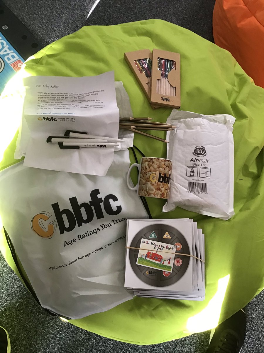 MissKJLB's tweet photo. What a nice surprise on my desk this morning from Cbbfc #cbbfc #viewwhatโsrightforyou @VicParkAcademy @MissKJLButler ๐คฉ๐คฉ๐คฉ๐คฉ๐คฉ๐ญ๐ญ๐๐ https://t.co/MHCZ7OkWYR