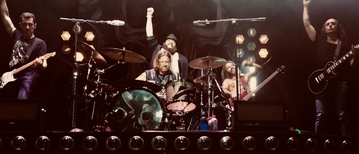 losmareaoficial's tweet photo. Y cerramos agosto... Ciudad Real, Almería, Huelva y Málaga, muchas gracias por todo. Muchas gracias por abrazar el rock. 
Fotos: Emilio López y Kuxe de Castro
#losmarea #marea #rock #directos #ciudadreal #almería #huelva #málaga https://t.co/JCqhumvhJg