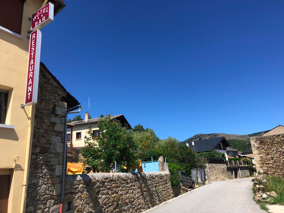 RicardMoren's tweet photo. @panxingpx @vuesurpyrenees @TurismeCerdanya #hamlets research @UABBarcelona:
DORRES commune #PyrénéesOrientales #France:
161 inhabitants (INSEE2014), including 18 immigrants:
13 #immigrantWomen & 5 #immigrantMen
#Dorres #EasternPyrenees #WikiPO
#RURALimmigration #micropobles
See: https://t.co/fod9N0mV3d
#RuralEurope
📷2019 https://t.co/X5vDYGVBTw