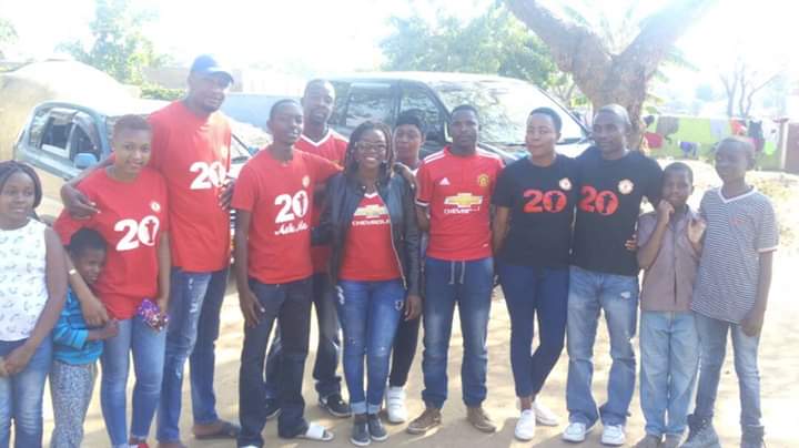 📸 |Today In History.

Two Years Ago Today these brave, lovely #ManUtd Supporters made a short trip to Marondera Mushawevana Children's Home. Giving back to the society is part of our DNA. #CharityGoals #MUFC