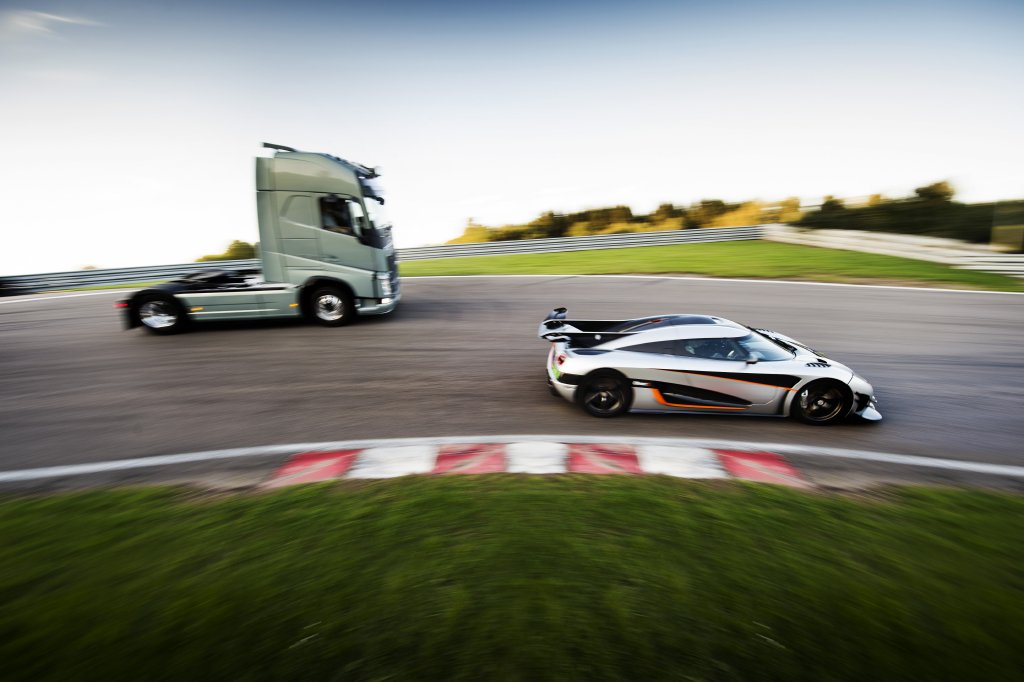 VolvoTrucks_es's tweet image. ¿Conoces las ventajas de la #IShift con #DobleEmbrague?
Los cambios de marcha son imperceptibles, ya que utiliza la tecnología de los vehículos deportivos, algo totalmente exclusivo en el mercado de los camiones de gran tonelaje.