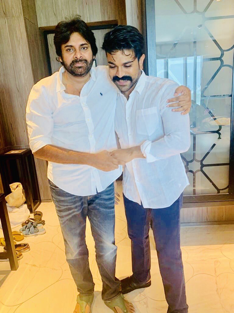 Jayasaihere's tweet photo. #HappyBirthdayPawanKalyan
Love https://t.co/mGnEkd9HRE