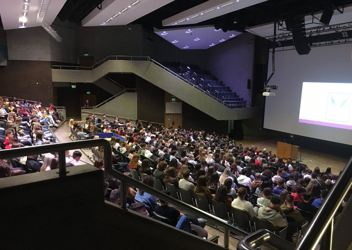ResearchArtsUL's tweet photo. A very warm welcome to all our new students to @UL. We hope you have a happy and productive time with us #ULOrientation https://t.co/nh4v1CWM2X