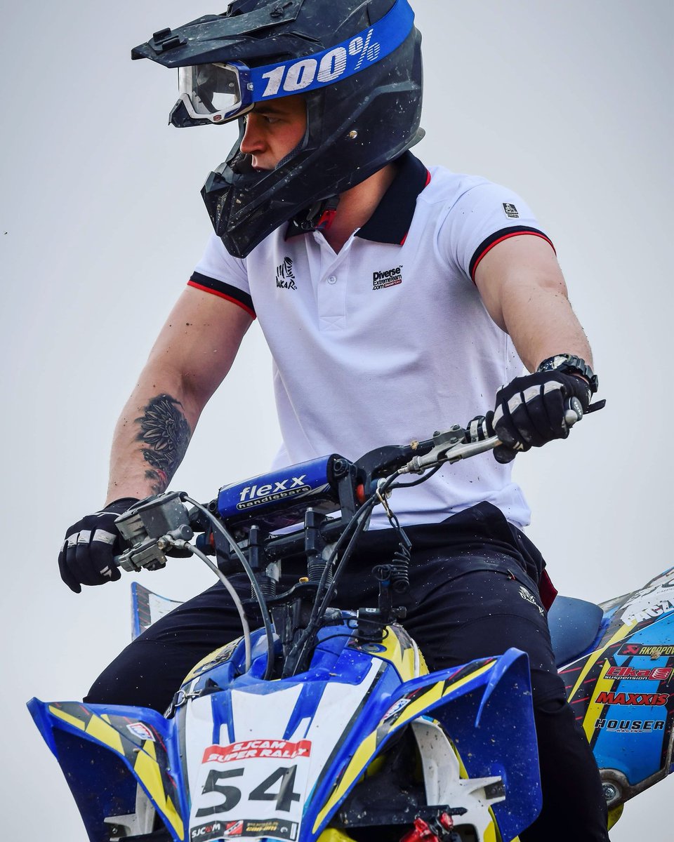 4FunRallyTeam's tweet photo. Damian Kasprzyk wszystkiego najlepszego z okazji urodzin. 
Zdrówka, szczęścia, pomyślności, spełnienia marzeń i realizowania wyznaczonych celów. 
Żyj 100 lat, otaczaj się pozytywnymi ludźmi i zawsze zaczynaj dzień z uśmiechem. 🎂🍾

życzy 4FUN RALLY TEAM https://t.co/uBmeoJG4IL