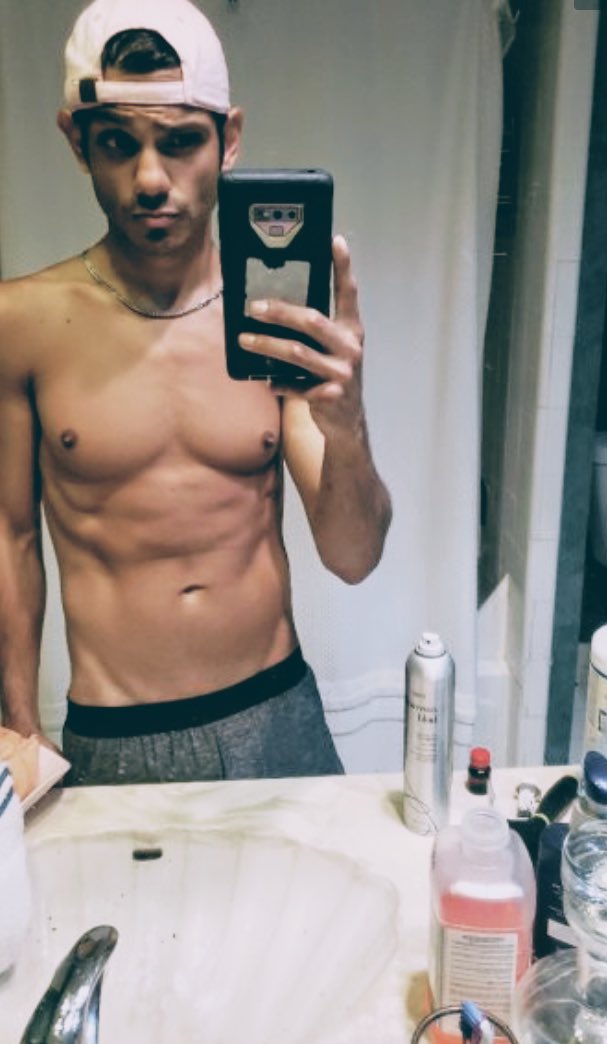 #TeamNoSleep #sebastianperez #satansboytoy4u Who is up and about this late at night? 😜 https://t.co/dGrsOHU2kg