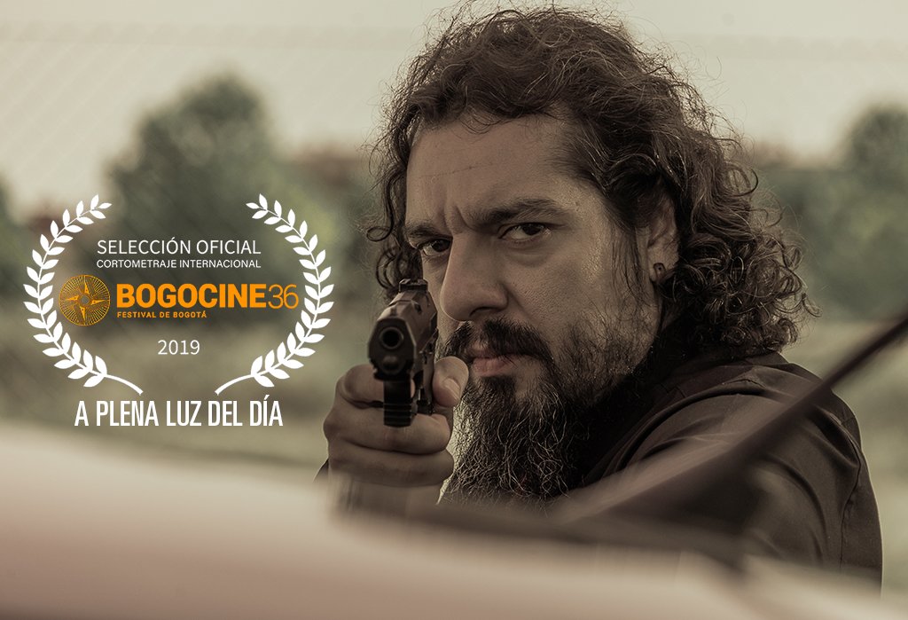 #APlenaLuzDelDía se estrena en #Colombia! 🇨🇴
Estaremos en <a href="/Bogocine/">Festival de Cine de Bogotá</a> dentro de la Sección Oficial 'Cortometraje Internacional', que se celebrará del 16 al 22 de octubre.
¡Enhorabuena, equipo!
bogocinedigital.info/index.php/2019…
#cine #corto #contralatrata #Bogotá #festival #internacional