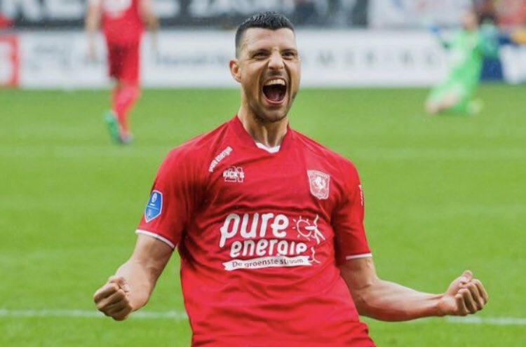 ne5_nufc's tweet photo. Great to see former #NUFC player Haris Vuckic 🇸🇮 having a superb opening month to the season in #Eredivisie joint top scorer in the league at unbeaten #FCTwente
👏👏👏👏
#vuckic #toon #twente #dutch #Slovenia #Netherlands #Holland https://t.co/csCSfOPWJT
