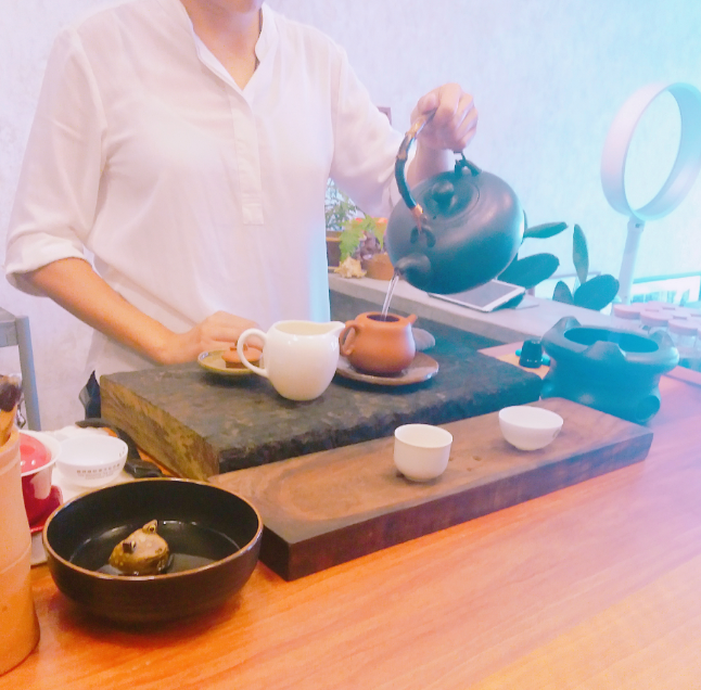 Oh my god I forgot to add, the amount of tea leaves very very important too! That is depend on the size of the clay teapot/gaiwanHere's some pictures from our tearoom! https://www.instagram.com/tanah.dan.air/  https://www.facebook.com/tanahdanair/  #TeaTimeWithKC