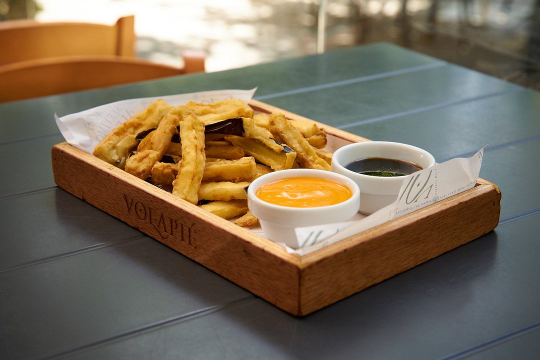 No hay nada como empezar septiembre con unas deliciosas Berenjenas fritas con miel de caña y salmorejo 😋😉🍆
¿Te apuntas a nuestro reto?
#FelizSeptiembre #FelizSemana #FelizLunes