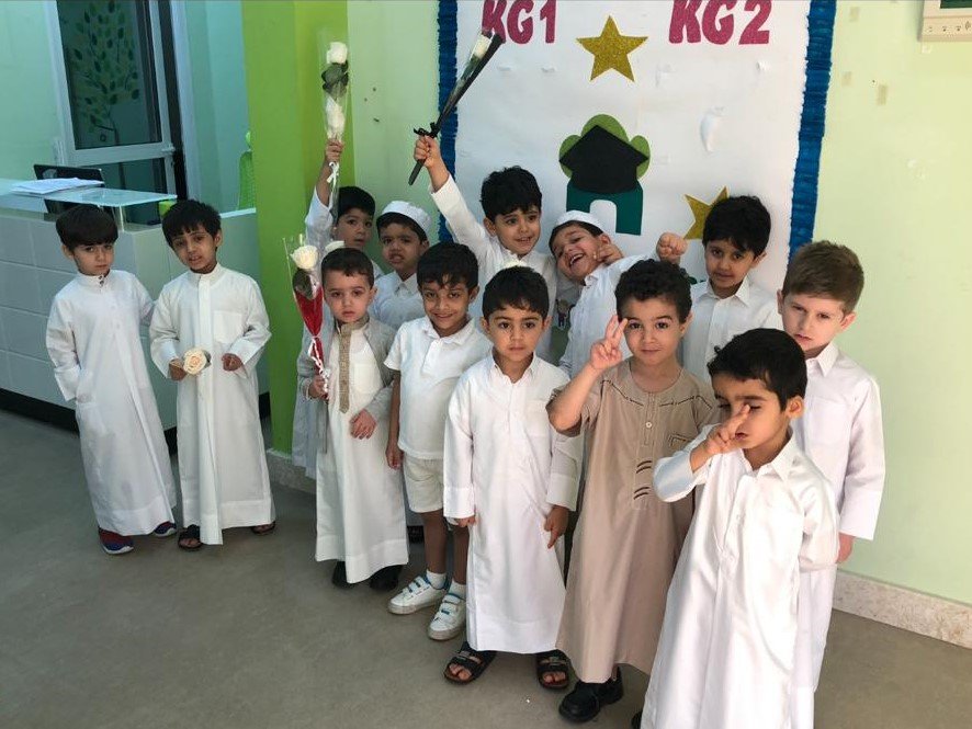 LittleVillageQA's tweet photo. It's a lovely day with our lovely kids!🥰
KG1 and KG2 are celebrating white flower day.🌸👫🎉
#schoolactivities #kindergarten #doha #qatar #dohakids #qatarkids #littlevillage #coolkids https://t.co/AewqDe3QJg