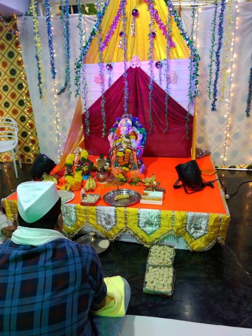 AilaniDhiraj's tweet photo. आज मी माझ्या कुमार रिसॉर्ट मध्ये प्रथेप्रमाणे लोणावळा येथे गणपती बापांची प्राणप्रतिष्ठा ने पूजा अर्चना केली त्याची काही क्षणचित्रे
#kumarresort #lonavla @MLAKUMARAILANI @AilaniDhiraj @Dev_Fadnavis https://t.co/5osw2Y9Xwr