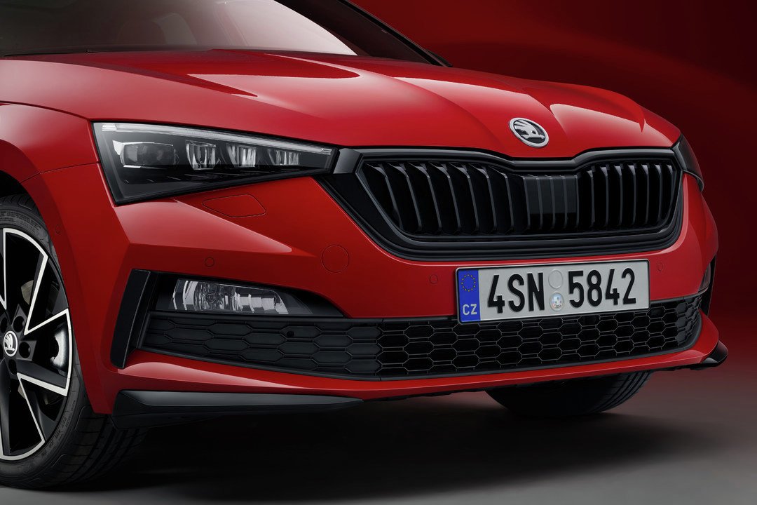 skodaautonews's tweet image. ⚫🔴 The #SkodaScala has been given a MONTE CARLO makeover. The lifestyle variant is a nod to #SKODA's successful rally history &amp;amp; gives the car an even sportier look with striking black elements (incl. ŠKODA lettering on the tailgate). It will make its debut at the @iaamesse.