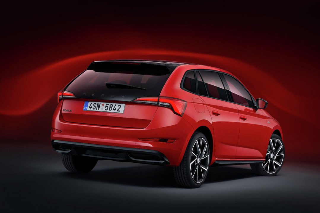 skodaautonews's tweet image. ⚫🔴 The #SkodaScala has been given a MONTE CARLO makeover. The lifestyle variant is a nod to #SKODA's successful rally history &amp;amp; gives the car an even sportier look with striking black elements (incl. ŠKODA lettering on the tailgate). It will make its debut at the @iaamesse.