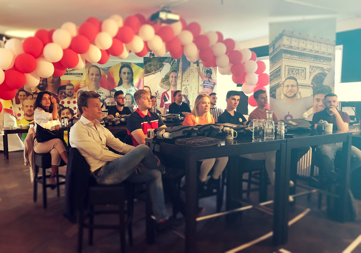 Last week we welcomed 11 new Helloprinters in our Valencia office, today 12 talented young professionals start their journey in our Headquarters in Rotterdam.
Enjoy the Ride! #onboarding #growth #tech #print #ecommercenewsfeed