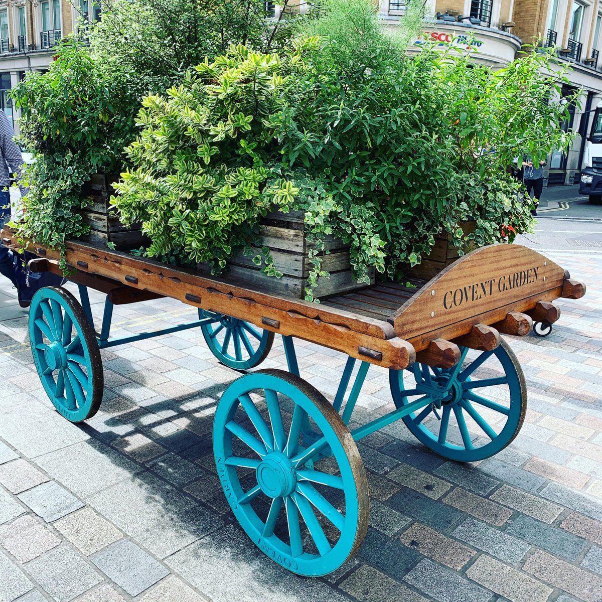 matchstickcouk's tweet image. Had the loveliest time on Friday dropping off our red envelope treats to clients in Covent Garden, gorgeous way to end the summer!

#coventgarden #helloseptember #clienttreats