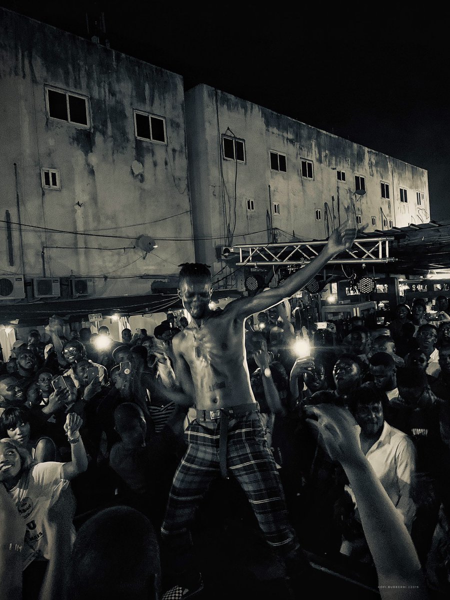 selalii_'s tweet photo. @Spacely1z was a whole energy⚡️🔋over the weekend! Couldn’t help but capture these moments with my phone . Biggupz #linkster  @merchmania2k 
#Merchmania2k19
#shotoniphone https://t.co/EjPxcgLkew