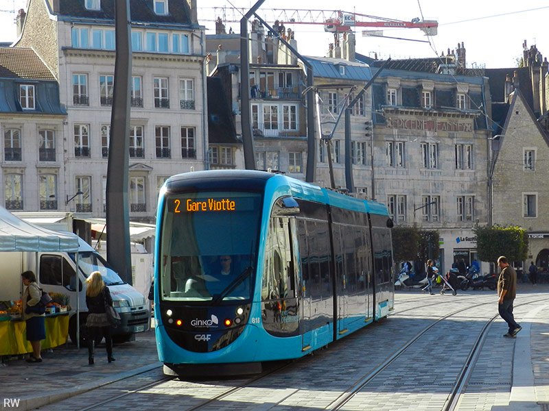 Geoconfluences's tweet photo. Du tramway au bus en site propre, récit géographique d’une passion urbaine française 🚎
par Raymond Woessner
▶️https://t.co/EDa8LlMge0
#GéoFrance #Transports #Mobilités #SeDéplacer #CM2 #TroisiemeHG #SecondeHG https://t.co/LVmgIUkVaN