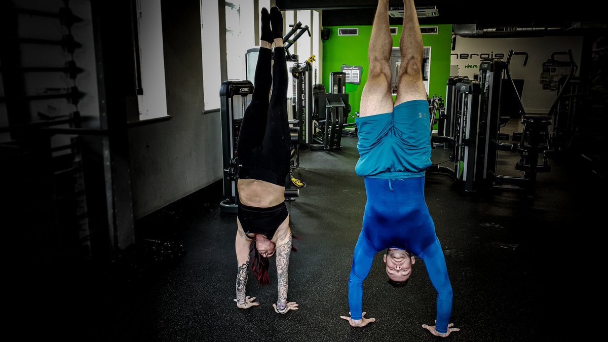 goukuden's tweet photo. Handstands or not to handstand 
What is your answer? https://t.co/VUFV0hPtIb