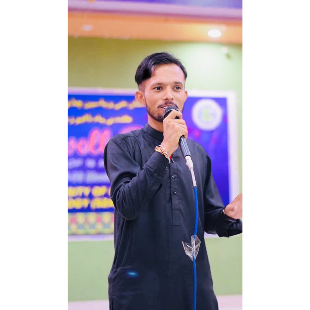 engrakeshrai's tweet photo. AbhiNaJaoChorKarKeDilAbhiBharaNi🖤🎤
#16ME❤️ #black https://t.co/dBF55mdNQc