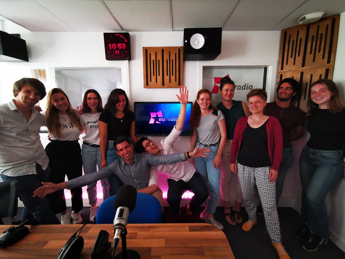 #Rentrée2019 🎒🎙️ Gonflée à bloc, la team Euradio vous donne rdv dès aujourd'hui pour une nouvelle saison !!
Du lundi au vendredi :
▶️ La Matinale 7h-9h 
▶️ The Euradio Show 9h-10h/11h-12h
▶️ Les infos de #Nantes, #Lille, #Lyon, #Strasbourg 12h-13h
▶️ [NEW] L'AfterWork 16h-20h !
