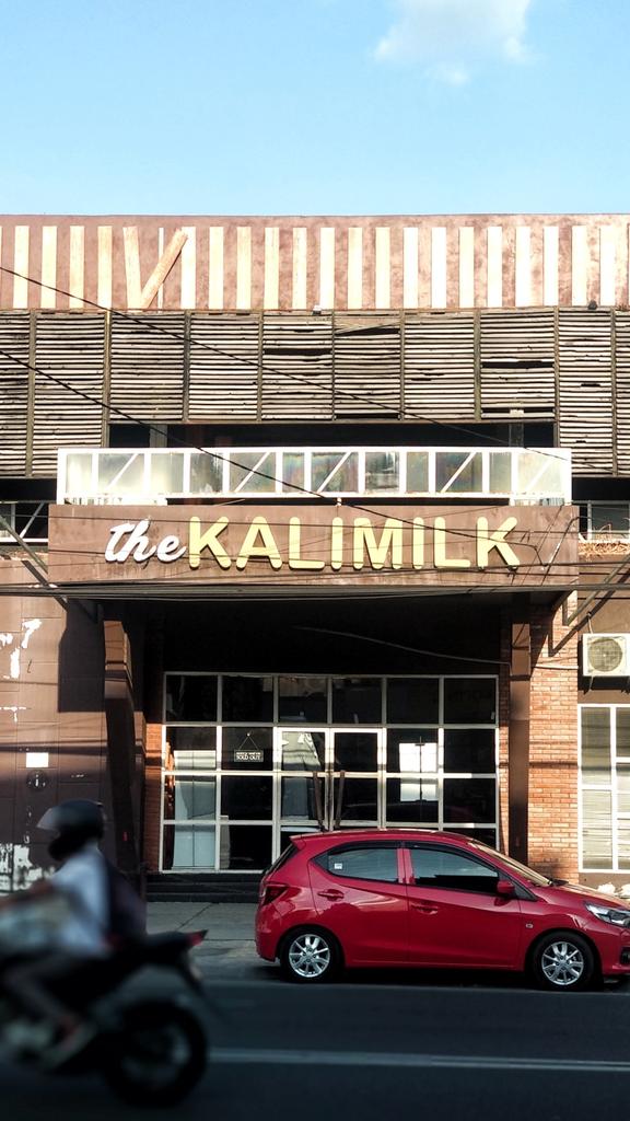 Buat Neneners, ada info sad nih. Per akhir Agustus kemarin, Kalimilk udah berhenti beroperasi. Jadi ingat, dulu sampe harus waiting list antreannya 😌