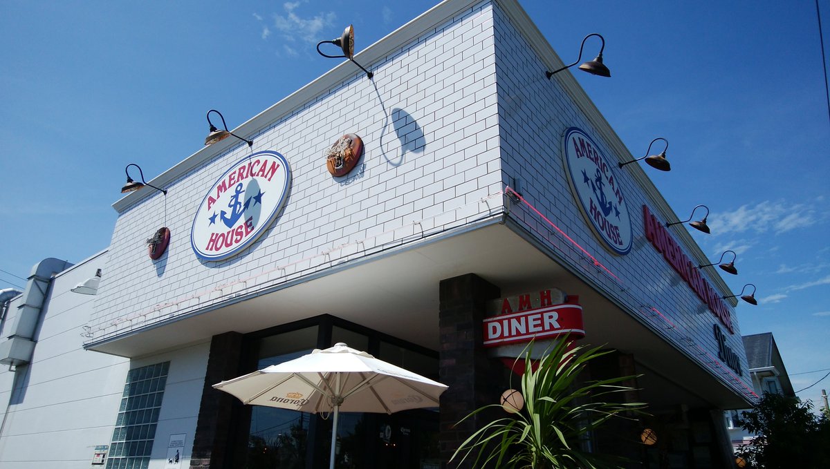 青木悠真 ユアチンポ ホメタゲル 辻堂にあるamerican House Diner 店名の通り内装もbgmもイカしたアメリカン 雰囲気も料理も最高でした クリームソーダ チョコレートサンデー 辻堂