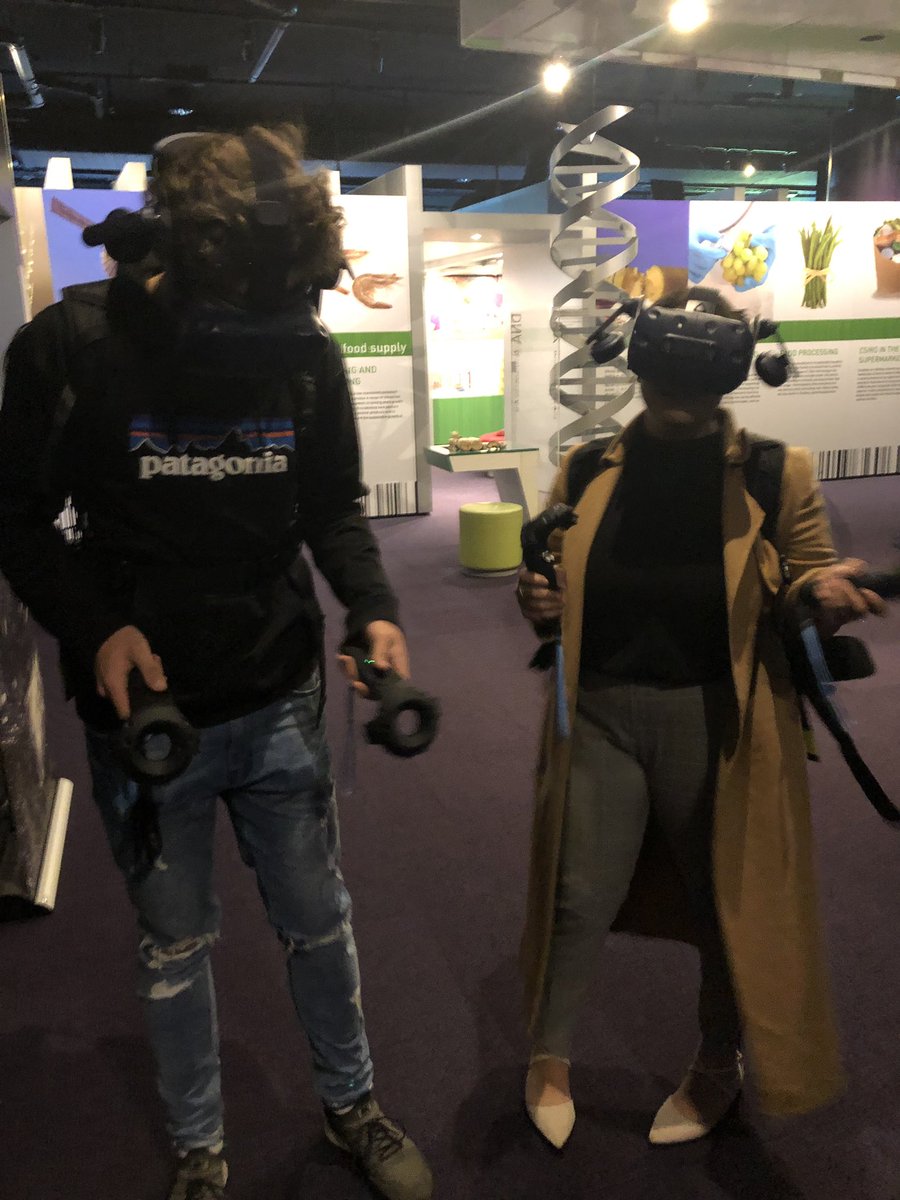 shyambarr's tweet image. Experiential learning in action! Today my #PSTs and I visited @CSIRO. They engaged their innovative mindset, coded robots, learnt about stick insects, and played volleyball on the moon (Virtual Reality) 🙌🏾What will their classrooms look like?🤔 @Davesb27 @AlexKemp47 @LHerbert99