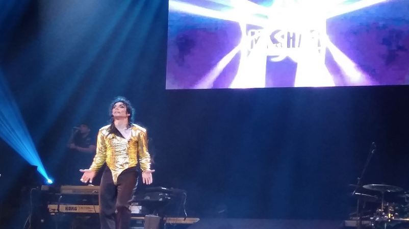 todosalteatro tweet picture