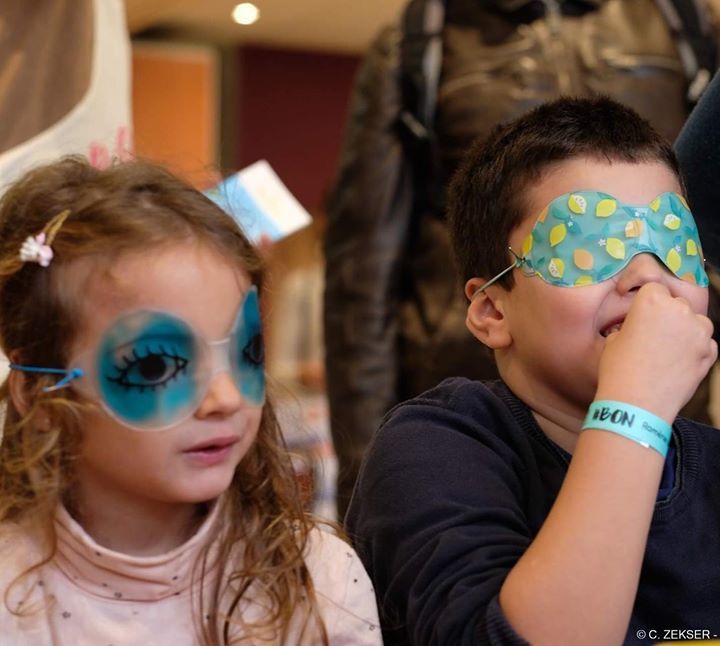 Festival_Bon's tweet photo. Venez découvrir de nouvelles saveurs et textures au Festival #BON avec l’animation de dégustation à l’aveugle, miammm😋
#degustation #nutrition #alimentation #enfants #gastronomie #animation #aveugles #finebouche https://t.co/AMmCxIR6ib https://t.co/bFQHlNa9Cp