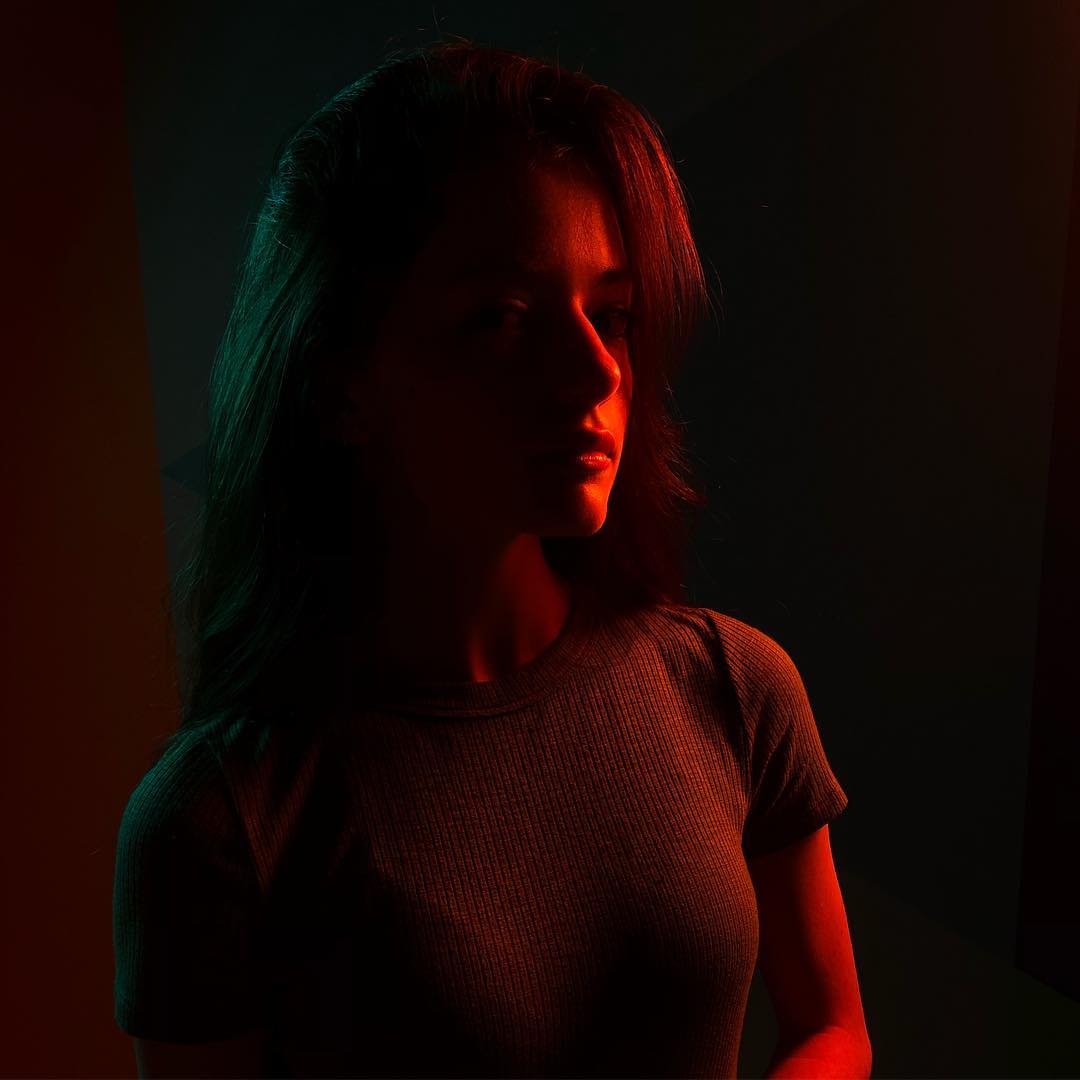 IsJustCath's tweet photo. #MondayFreddy
#RedNightmare
In the dark. There are my Nightmare. https://t.co/JOXxaJgnAO