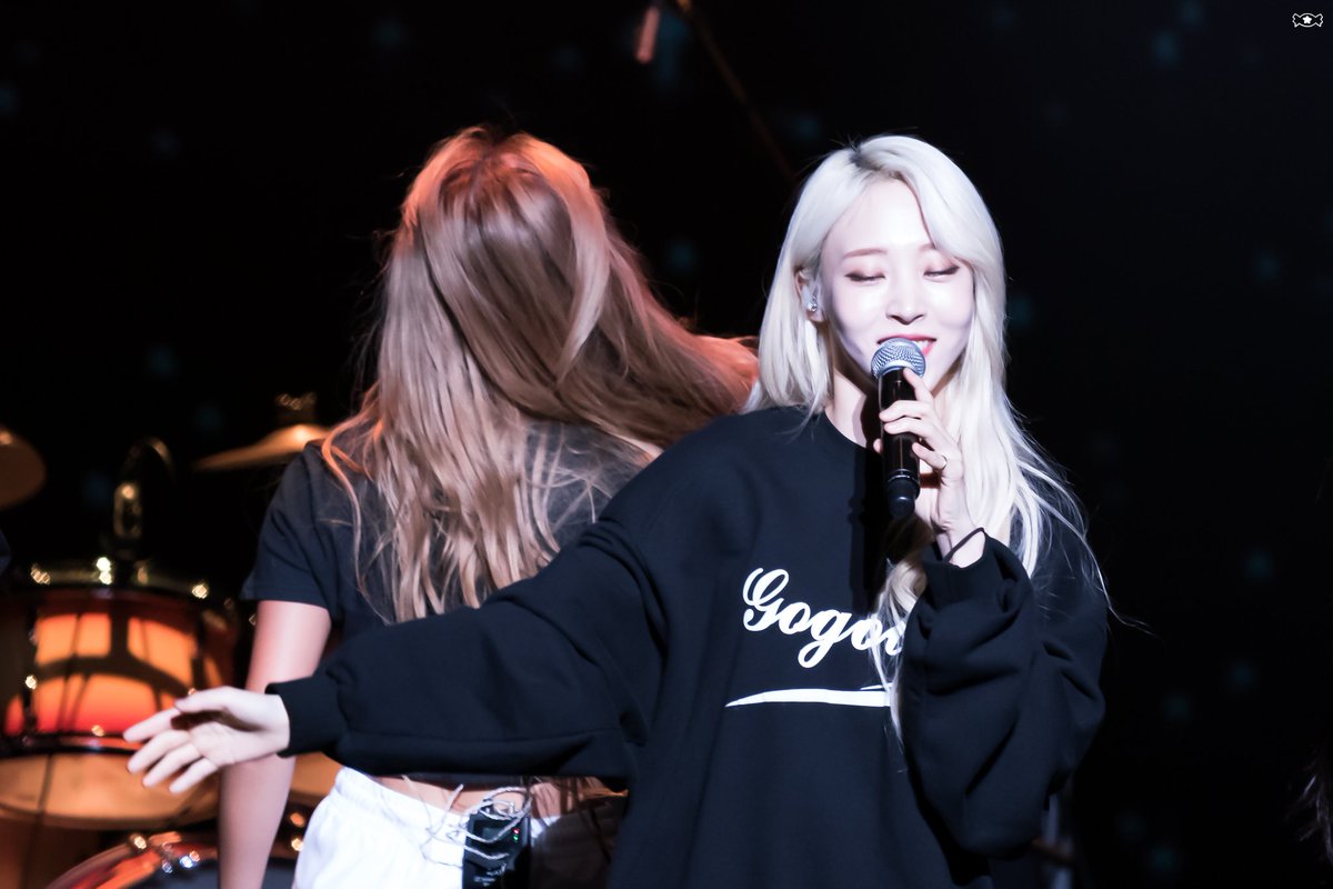 starcandy_moon's tweet photo. 190720 2019 포스코 콘서트 마마무 문별

#마마무 #문별 #MAMAMOO #MOONBYUL https://t.co/LF4mOVSLef