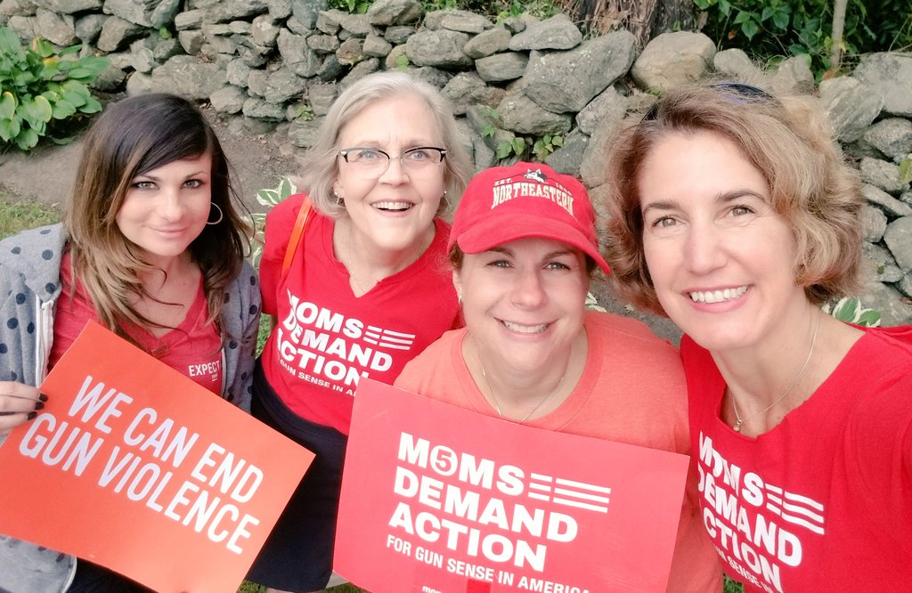 barbsib's tweet photo. This Labor Day, we're working hard to #EndGunViolence by marching with @MomsDemand at the Newtown Labor Day parade. #NotOneMore https://t.co/Kr3bPbtOG2