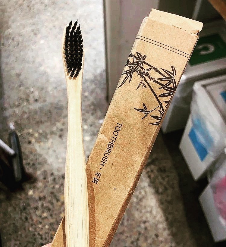 ethical_store's tweet photo. Today we are highlighting our #ecofriendly bamboo toothbrush. Link In Bio! 💛 https://t.co/lPzQM3gz4I